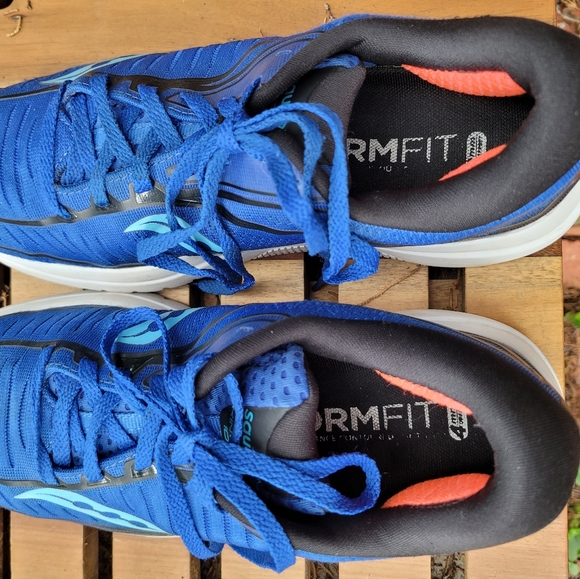 Saucony Kinvara running shoes in EUC. women's sz 8.5, men’s sz 7 - Picture 9 of 14